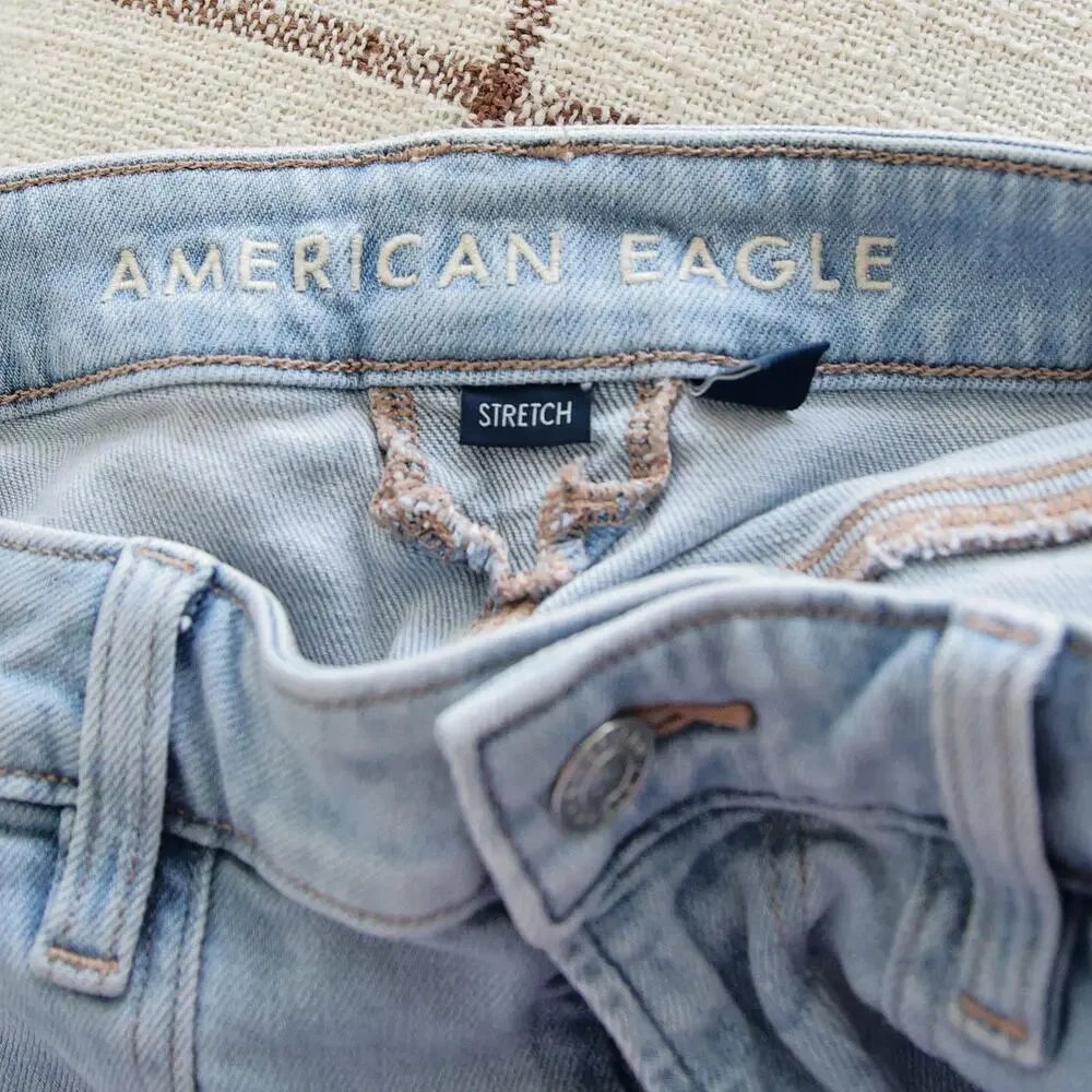 AMERICAN Eagle High-Rise Baggy Jeans LIght-Wash size 4 short